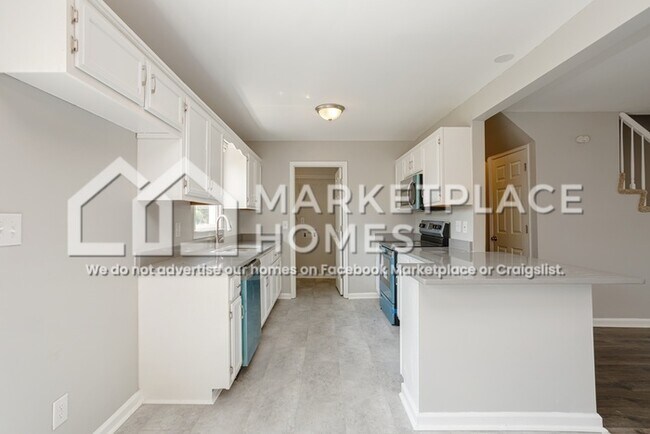 Building Photo - 416 Sandburg Dr