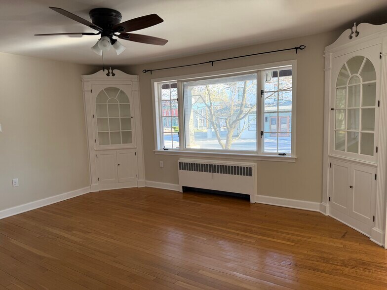 Building Photo - 106 Abbottstown St