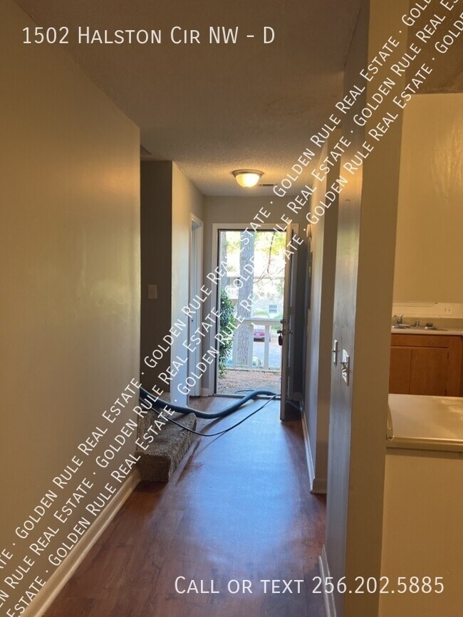 Building Photo - 1502 Halston Cir NW
