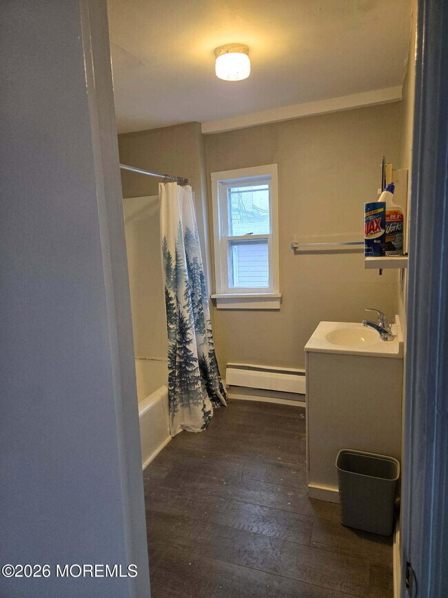 Building Photo - 43 Webb Ave