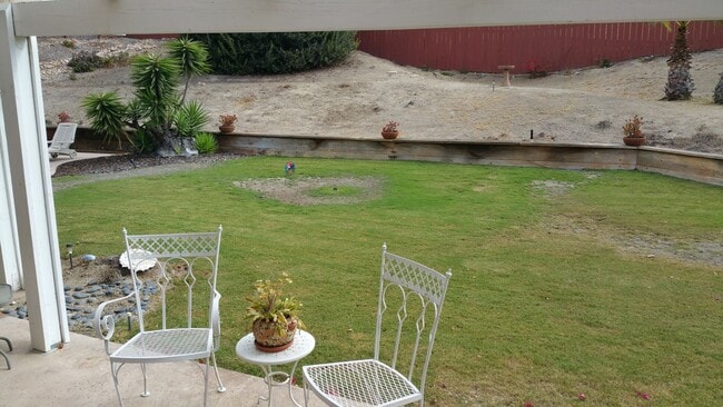 Building Photo - Beautiful Bonita Home, 4 Bedrooms, 2.5 Baths, 3 Car Garage, Pool!