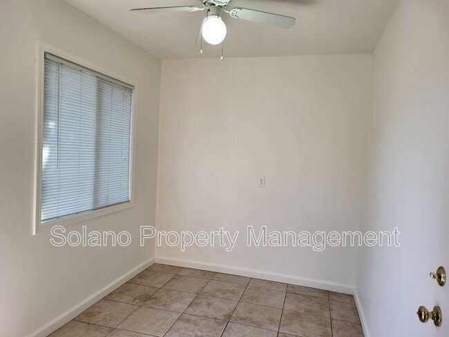Building Photo - 1725 Idaho St