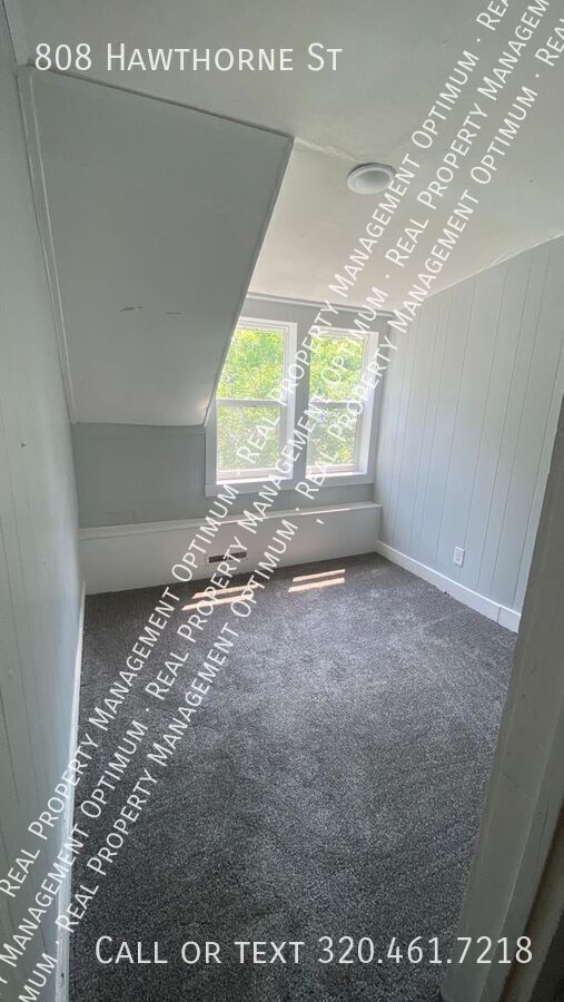 Building Photo - 808 Hawthorne St