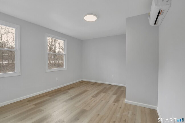 Building Photo - 194 Hartford Rd