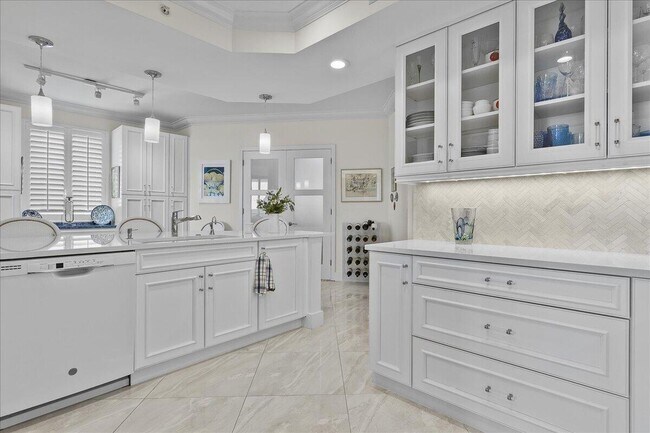 Building Photo - 3620 Gardens Pkwy