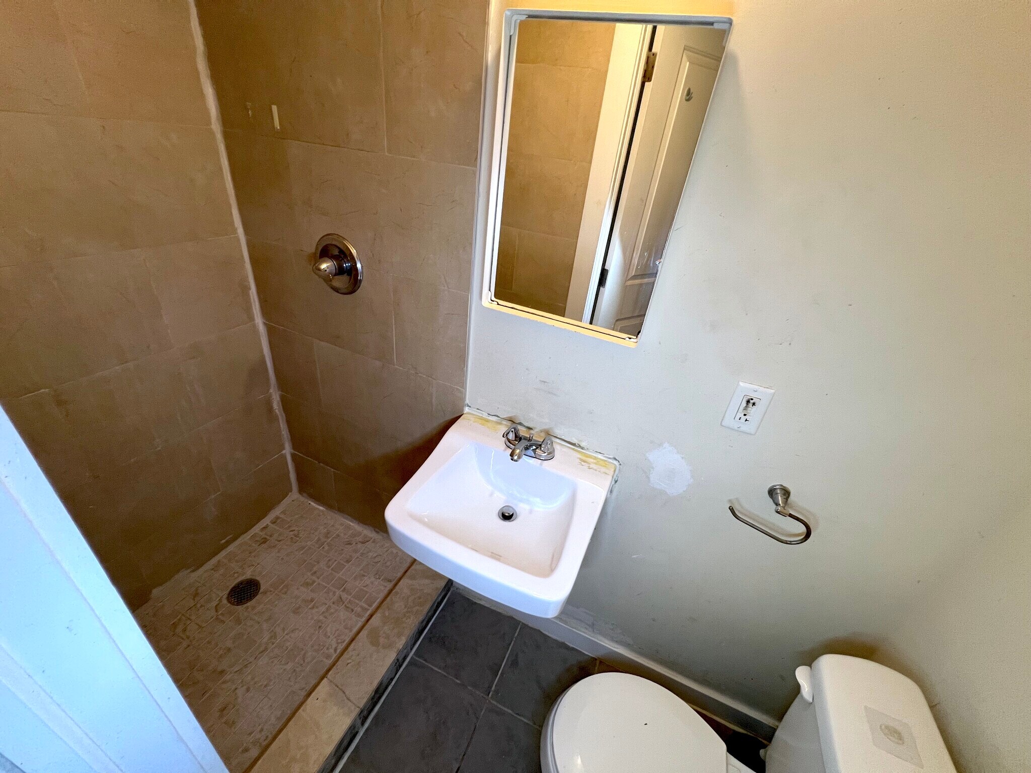 Shared Bathroom - 1704 Cecil B Moore Ave