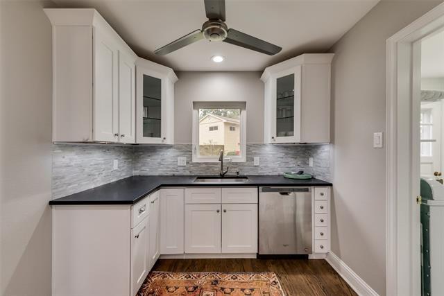 Building Photo - 3808 Shorecrest Dr
