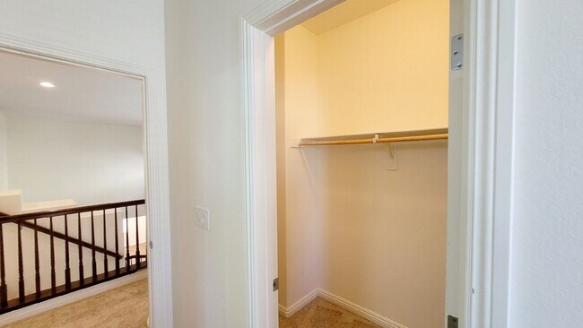 Building Photo - 5913 Altissimo St