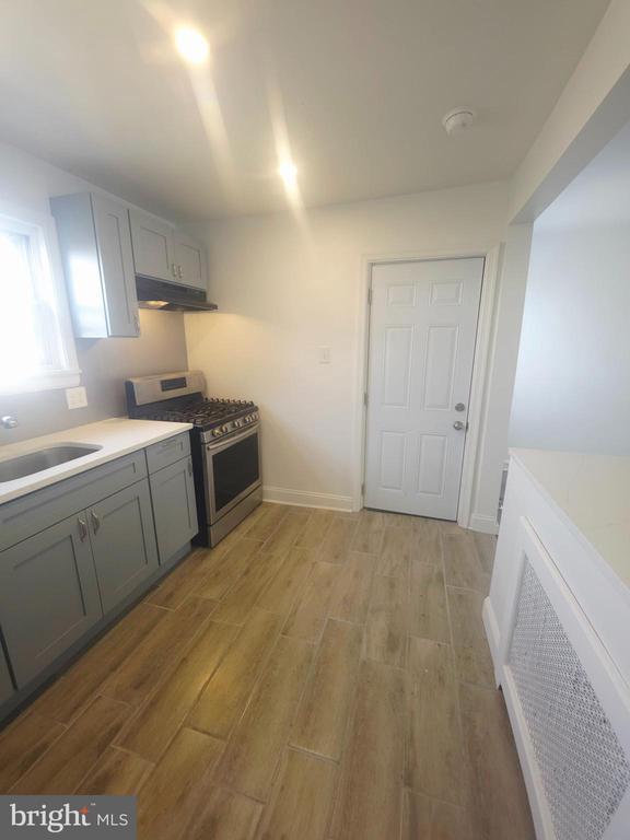 Building Photo - 154 N Carol Blvd