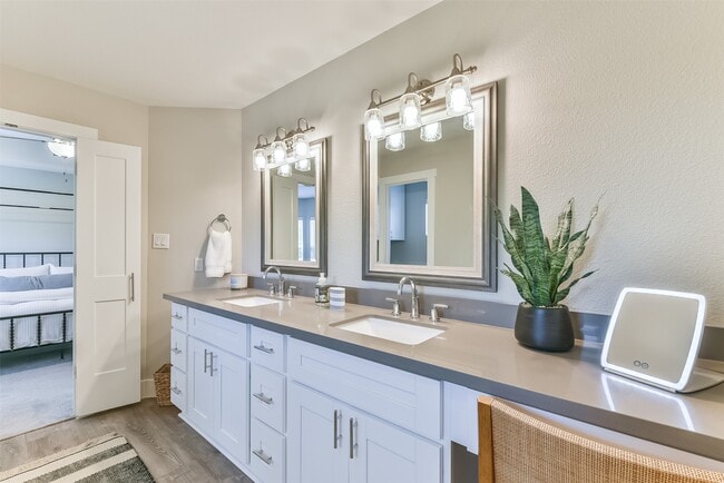 Building Photo - 1799 E Winn Ave