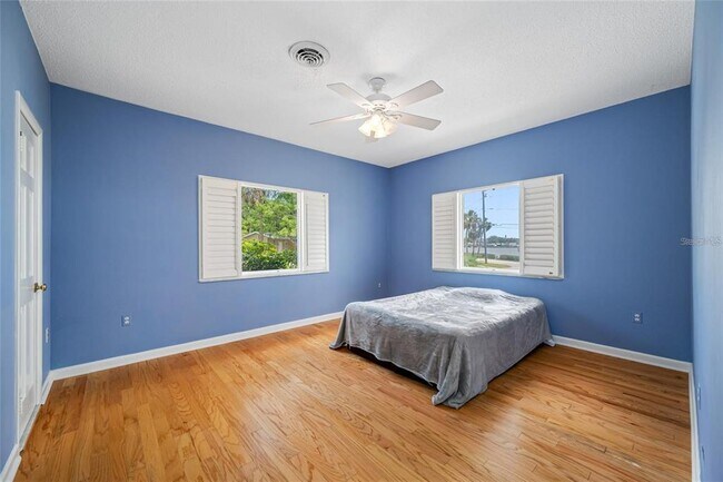 Building Photo - 401 Whitcomb Blvd