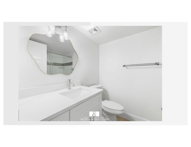 Guest bath w/cloud mirror - 16181 Dublin Cir