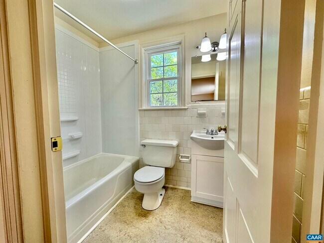 Building Photo - 2278 Hansens Mountain Rd