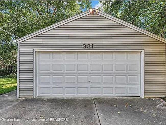 Building Photo - 331 W Saginaw St