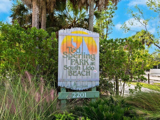 Building Photo - 1511 Gulf of Mexico Dr