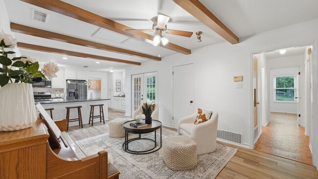 Building Photo - Beautiful Home on Nearly an Acre in Helotes with Pool, Office & No HOA