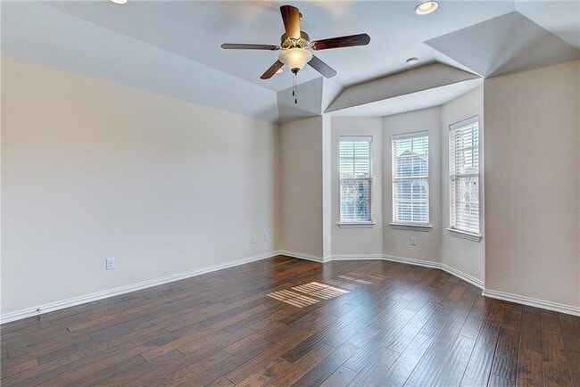 Building Photo - 2601 Mirasol Loop