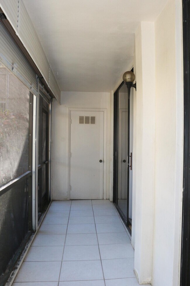 Building Photo - 5220 Las Verdes Cir