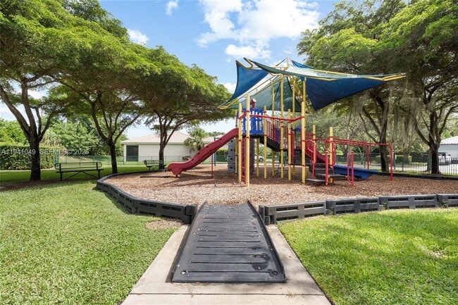 Building Photo - 2630 Dunwoodie Pl