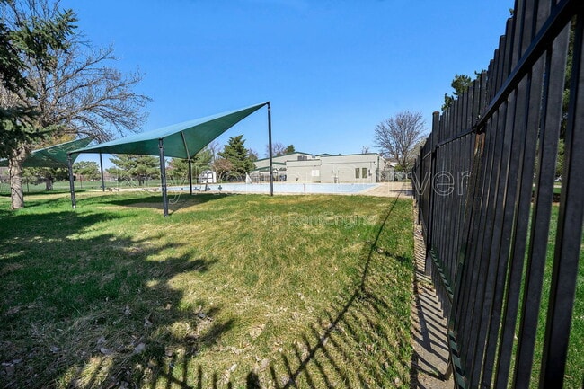 Building Photo - 1580 S Krameria St