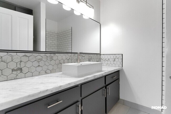 Building Photo - Charming 2BR Condo in Fresno