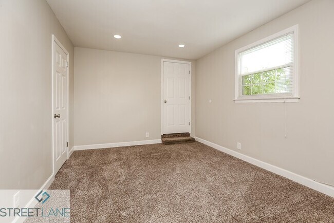 Building Photo - Charming 3 Bedroom in Nashville!