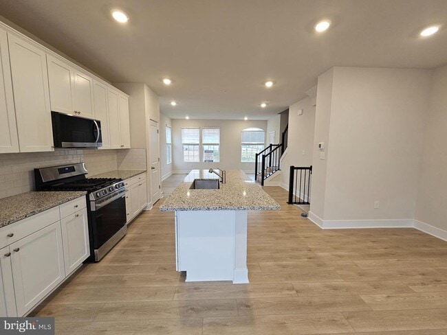 Building Photo - 7759 Meander Ct S