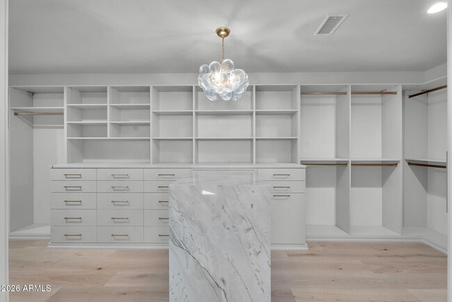 Building Photo - 6975 North 39th Pl