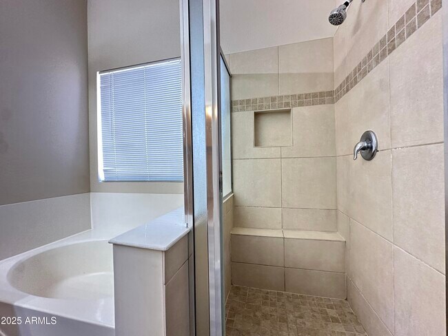 Building Photo - 8760 W Adam Ave