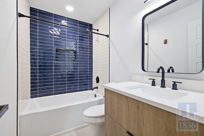 Building Photo - 3610 Alexandria Dr