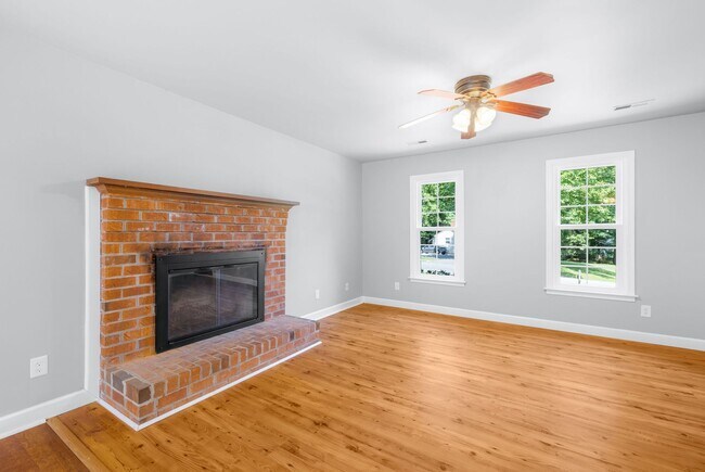 Building Photo - 3 Bedroom Home in Chesterfield County ***Available August 2026**