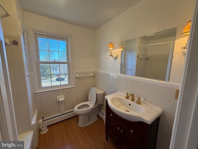 Building Photo - 9616 Burke View Ave