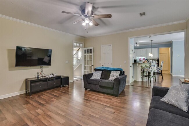 Building Photo - 5 bedroom/3.5 bathroom home in Evans with ...