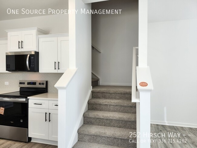 Building Photo - 252 Hirsch Wy