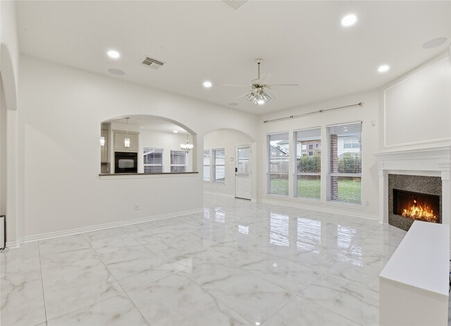 Building Photo - 6507 Hill Haven Ct