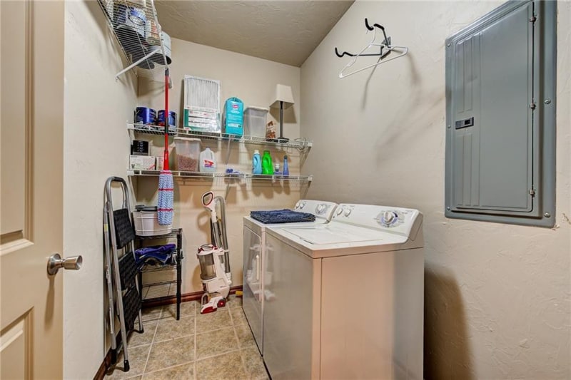 Building Photo - 1812 E Alameda St