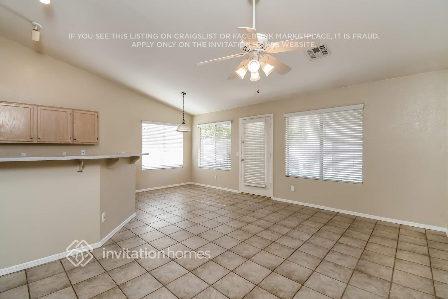 Building Photo - 1162 W Park Ct