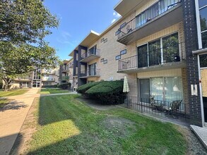 Building Photo - 3133 Bernice Rd