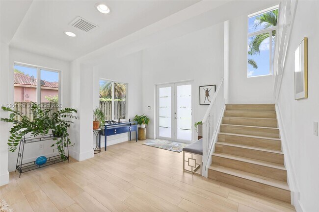 Building Photo - 14831 SW 93rd Ct