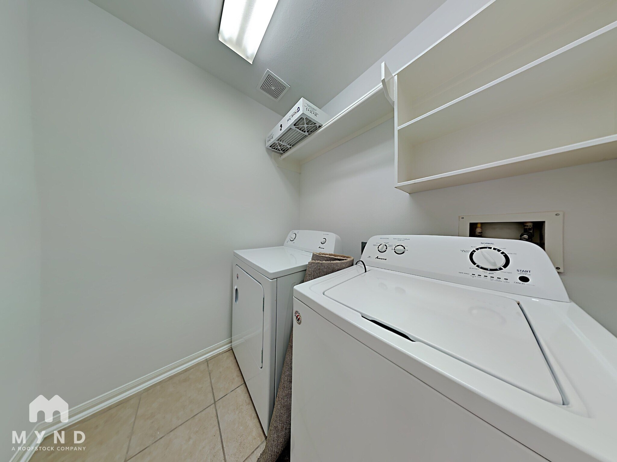 Building Photo - 14 E Sage Creek Pl