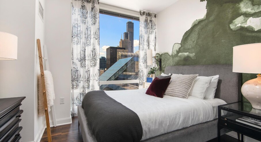 Building Photo - 77 W Wacker Dr