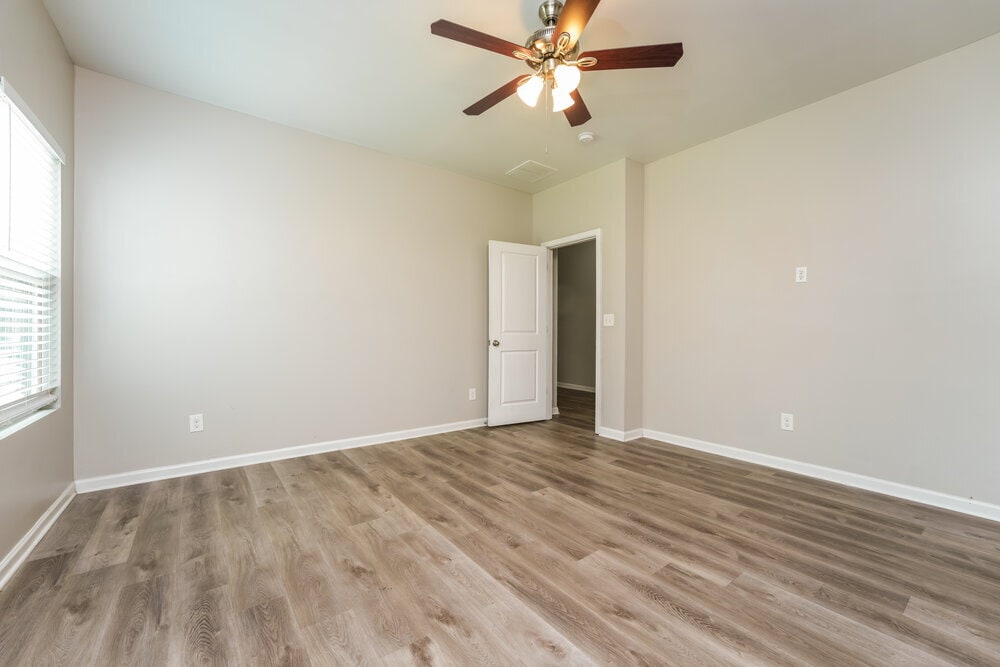 Building Photo - 3517 Mica Cir SE