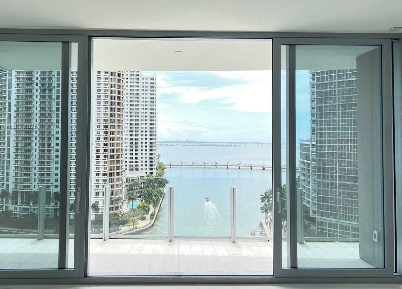 Building Photo - 300 Biscayne Boulevard Way
