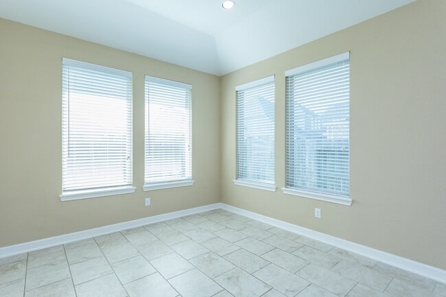 Building Photo - 7810 Deep Green Dr