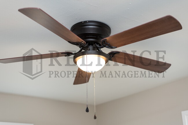 Building Photo - 2506 N Somerset Ave