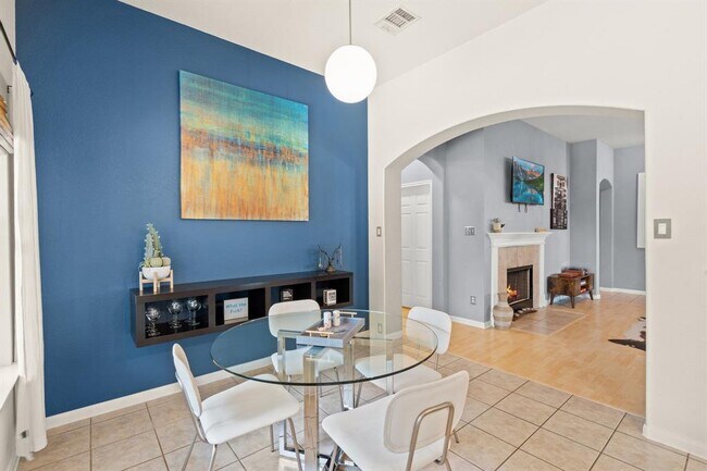 Building Photo - 1900 Melissa Oaks Ln