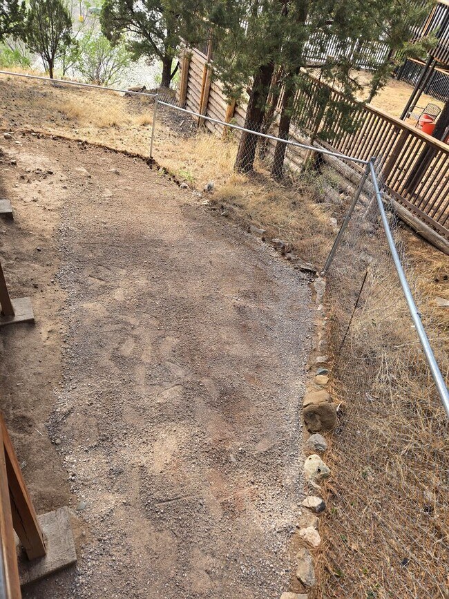 Building Photo - Furnished Four Bedroom Home With Sierra Bl...