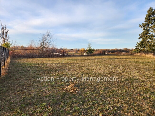 Building Photo - 3 bed 2 bath 2 car garage w/ great views in Sequim