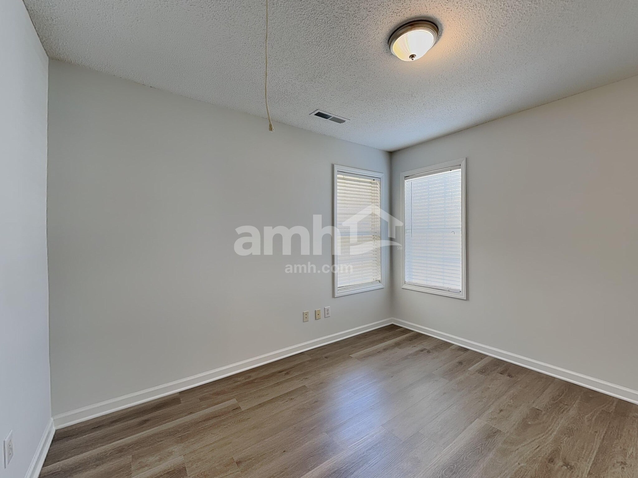 Building Photo - 2803 Stadium Dr