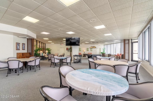 Building Photo - 1 Oceans West Blvd